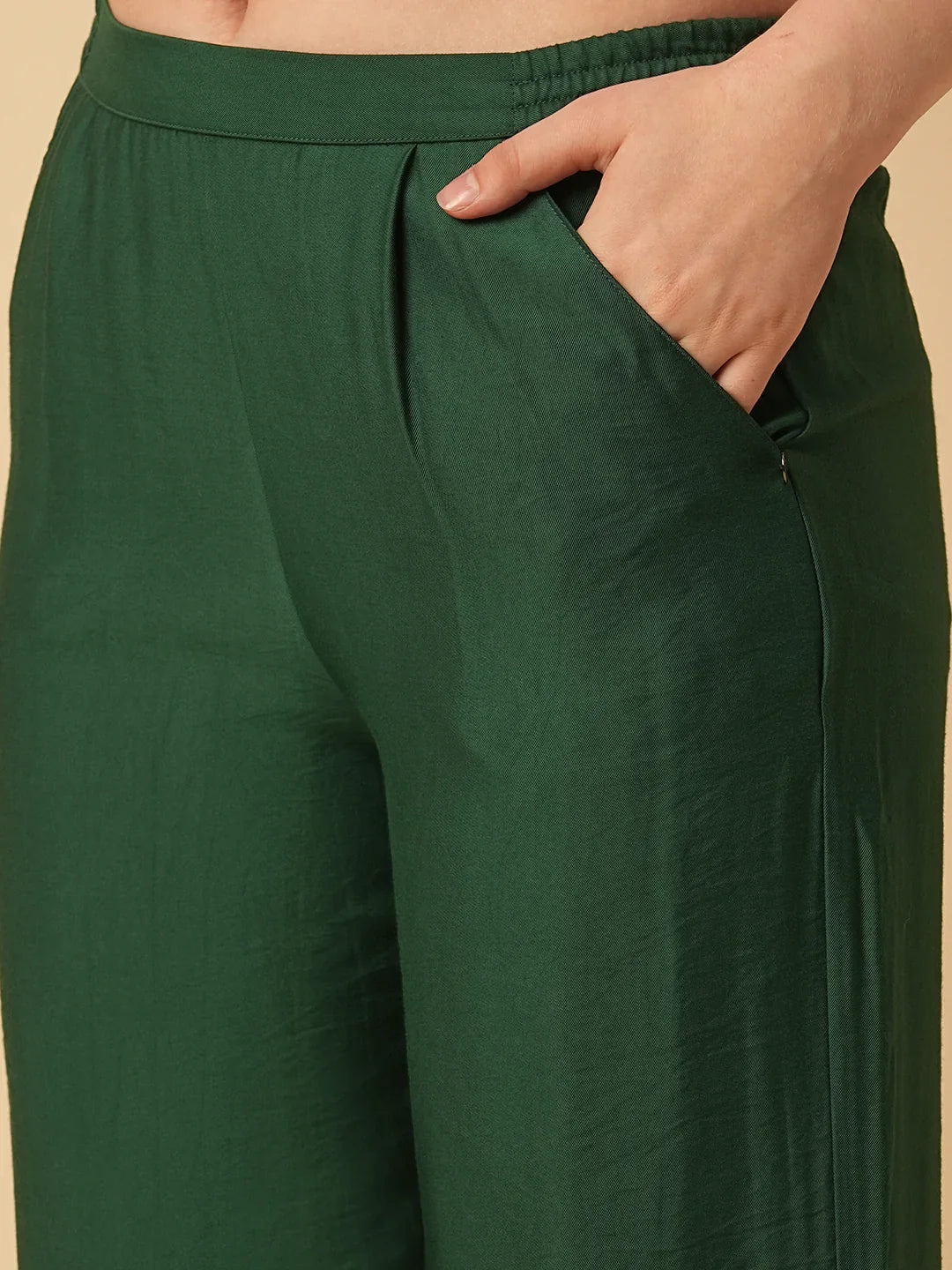 Elegant Two-Piece Outfit for Women