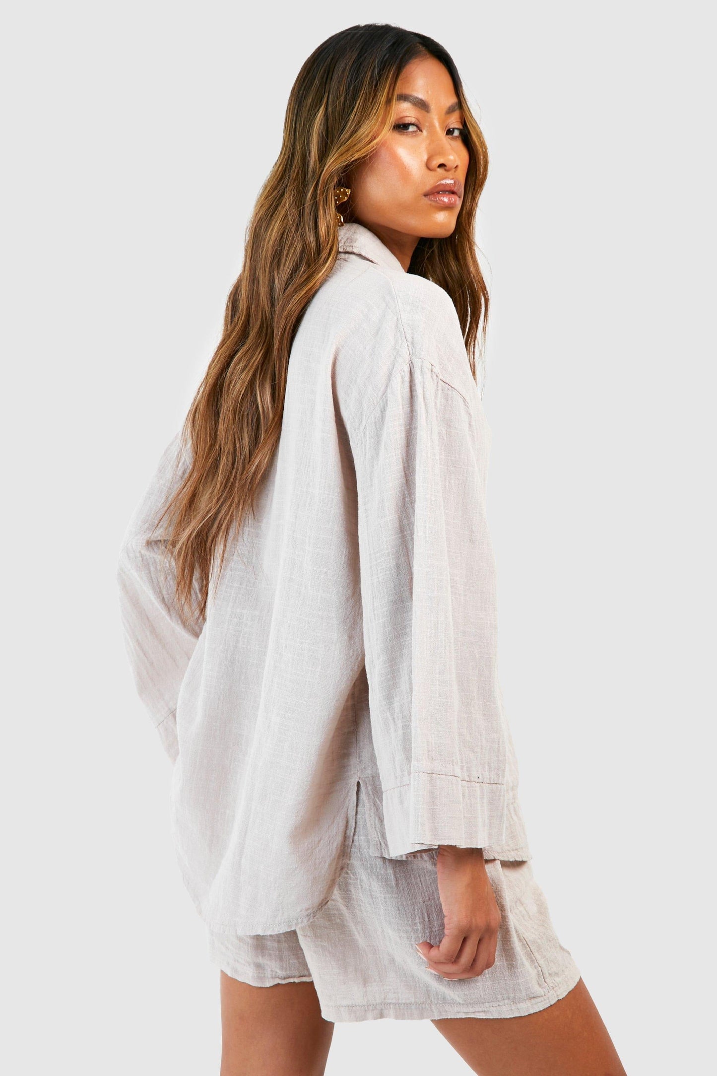 TEXTURED LIGHTWEIGHT COTTON SHORTS WITH ELASTICATED WAIST