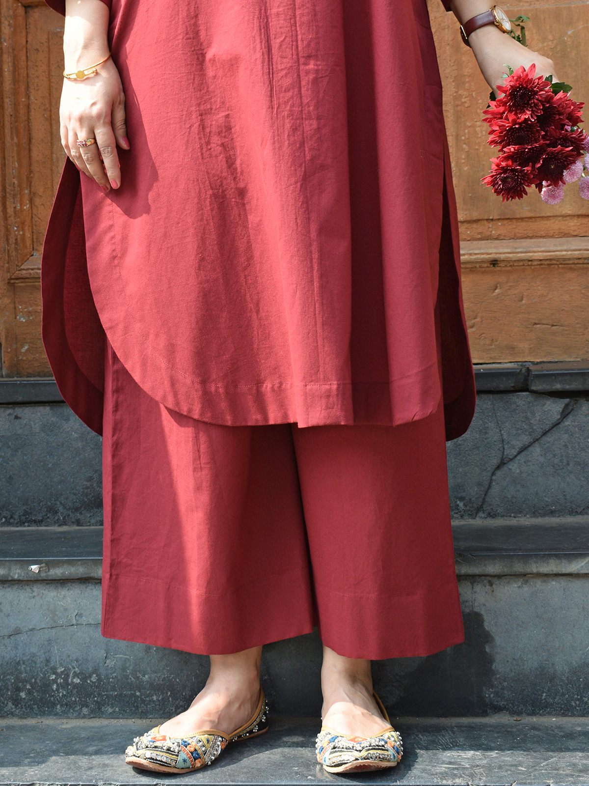 Stylish Maroon Comfort Set