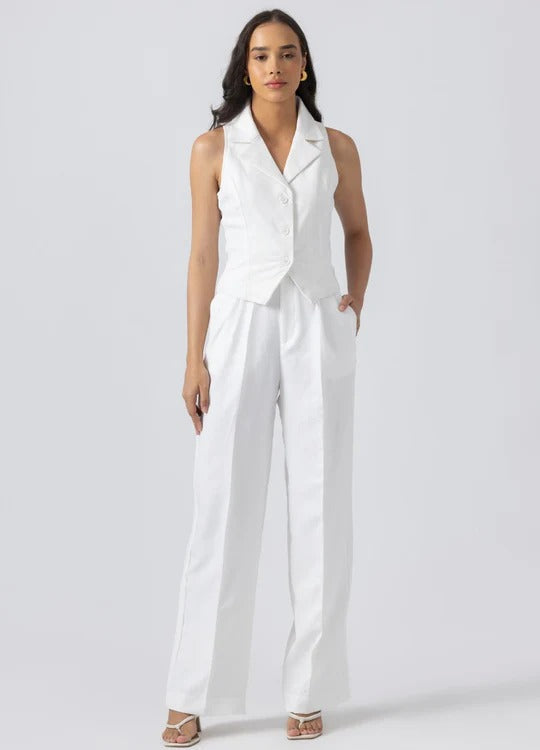 STRETCH WAISTCOAT & STRAIGHT-LEG TROUSERS!