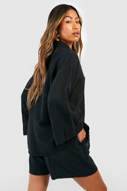 TEXTURED LIGHTWEIGHT COTTON SHORTS WITH ELASTICATED WAIST