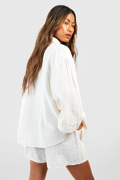 TEXTURED LIGHTWEIGHT COTTON SHORTS WITH ELASTICATED WAIST