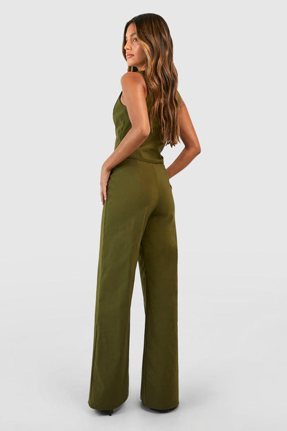 STRETCH WAISTCOAT & STRAIGHT-LEG TROUSERS!